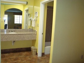 Winnquest Inn