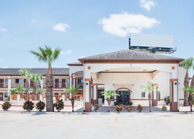 Super 8 San Benito