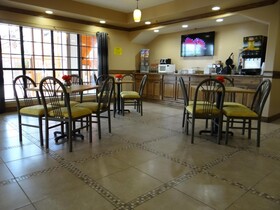 Super 8 San Benito