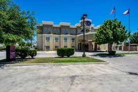 Comfort Suites near Texas State University