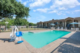Days Inn by Wyndham San Marcos