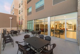 Holiday Inn Express & Suites San Marcos South
