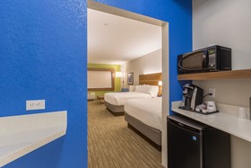 Holiday Inn Express & Suites San Marcos South