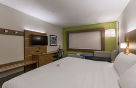 Holiday Inn Express & Suites San Marcos South