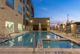 Holiday Inn Express & Suites San Marcos South