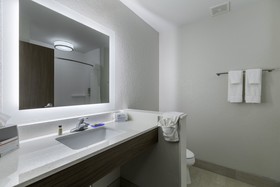 Holiday Inn Express & Suites San Marcos South