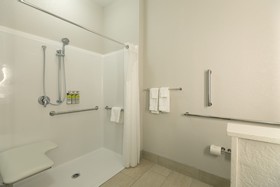 Holiday Inn Express & Suites San Marcos South
