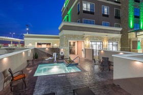 Holiday Inn San Marcos-Convention CTR Area