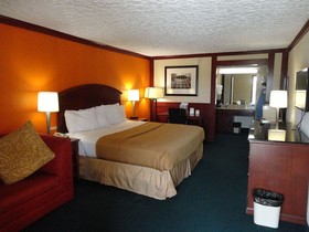Howard Johnson by Wyndham San Marcos