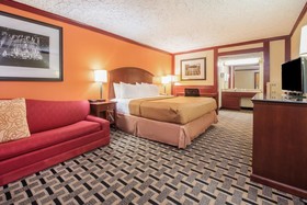 Howard Johnson by Wyndham San Marcos