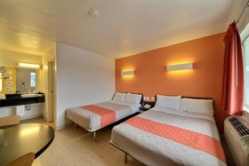 Motel 6 San Marcos