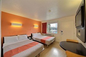 Motel 6 San Marcos