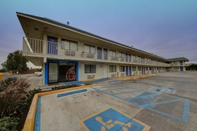 Motel 6 San Marcos
