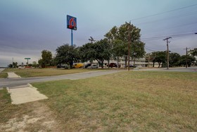 Motel 6 San Marcos