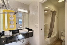 Motel 6 San Marcos