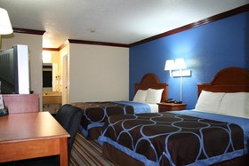 Super 8 by Wyndham San Marcos