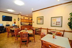 Best Western Plus Schulenburg Inn & Suites