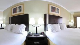 Holiday Inn Express Hotel & Suites Sealy