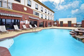 Holiday Inn Express Hotel & Suites Sealy