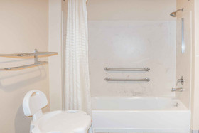 Super 8 by Wyndham Sealy