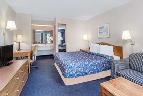 Days Inn by Wyndham Seguin TX