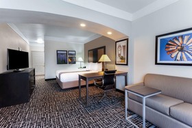 La Quinta Inn & Suites by Wyndham Seguin