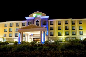 Holiday Inn Express & Suites Selma