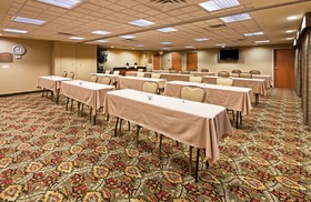 Holiday Inn Express & Suites Selma
