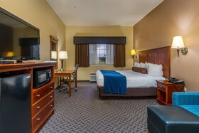 Best Western Plus Shamrock Inn & Suites