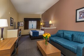Best Western Plus Shamrock Inn & Suites