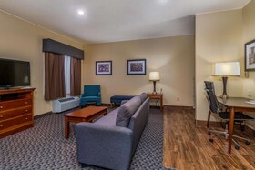 Best Western Plus Shamrock Inn & Suites