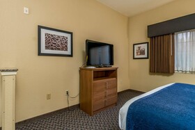 Best Western Plus Shamrock Inn & Suites