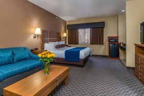 Best Western Plus Shamrock Inn & Suites
