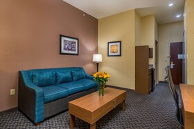 Best Western Plus Shamrock Inn & Suites
