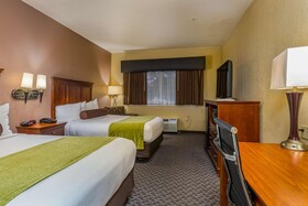 Best Western Plus Shamrock Inn & Suites