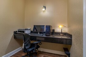 Best Western Plus Shamrock Inn & Suites