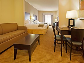 Holiday Inn Express & Suites Shamrock North