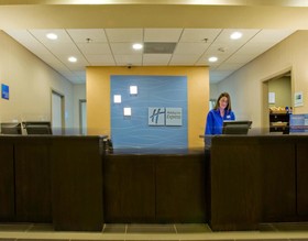 Holiday Inn Express & Suites Shamrock North
