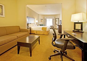 Holiday Inn Express & Suites Shamrock North