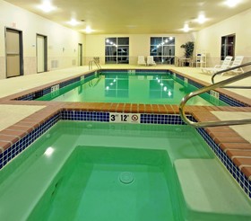 Holiday Inn Express & Suites Shamrock North