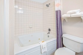 La Quinta Inn & Suites by Wyndham Sherman