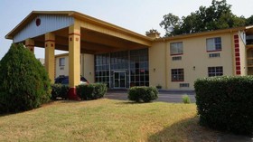 Travelers Inn