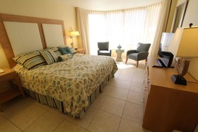 Royale Beach & Tennis Club