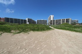 Royale Beach & Tennis Club
