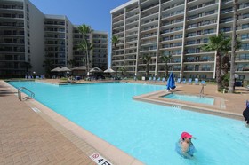 Royale Beach & Tennis Club