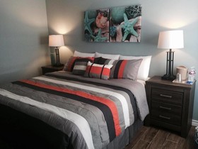 Upper Deck Hotel and Bar -Adults Only