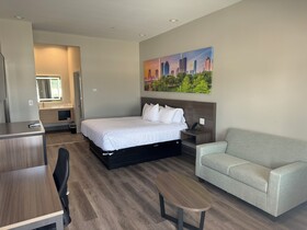 Clarion Pointe