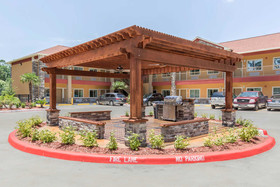 Scottish Inns & Suites