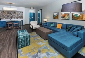 Hotel Indigo Spring – Woodlands Area