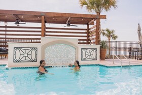 Hotel Indigo Spring – Woodlands Area